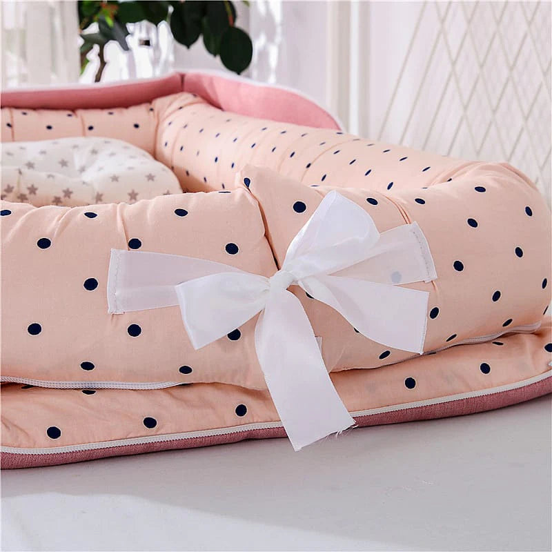 Cotton Portable Folding Crib,Convenient Baby Bed,Comfortable Travel Crib,Lightweight Baby Crib,Versatile Folding Crib