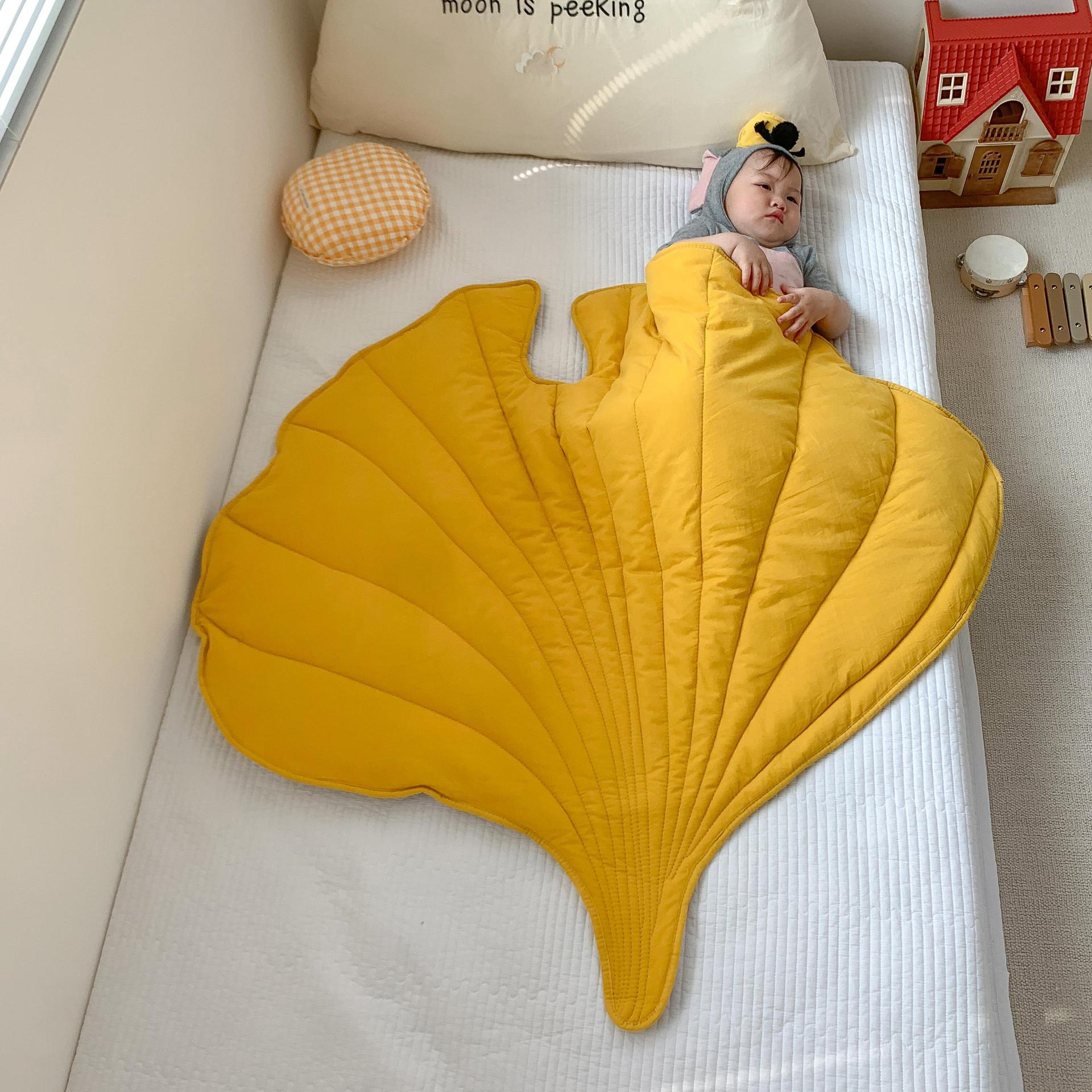 Mustard Yellow Playmat，Ginkgo Biloba Quilted Playmat，Stylish Baby Play Space，Comfortable Playmat，Cozy Baby Play Area